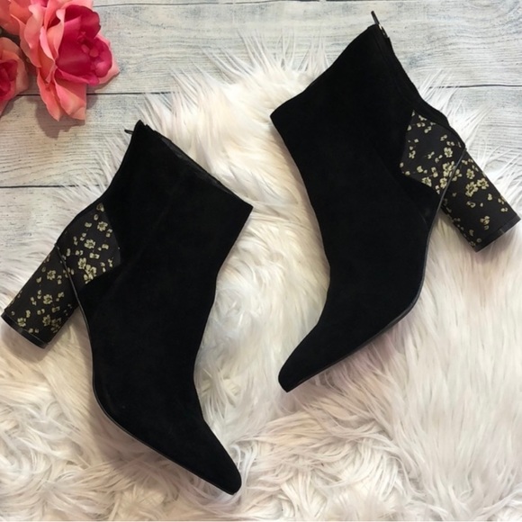 Jaggar the Label Forward Suede Pointed
Toe Bootie. Size 8. Like New. - Picture 1 of 12